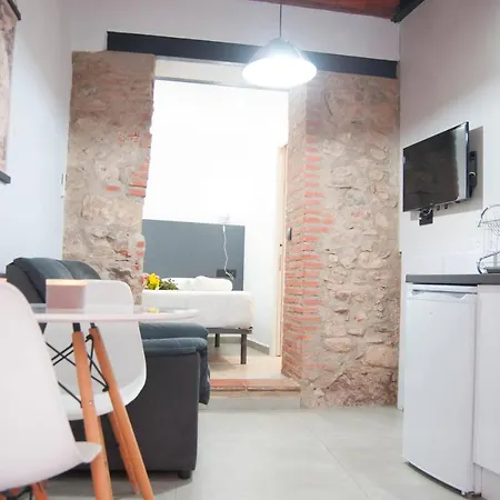 Apartamento Caleros 8 Estudio - De La Parte Antigua De Caces