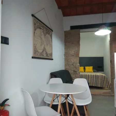 Caleros 8 Estudio - De La Parte Antigua De * Caces